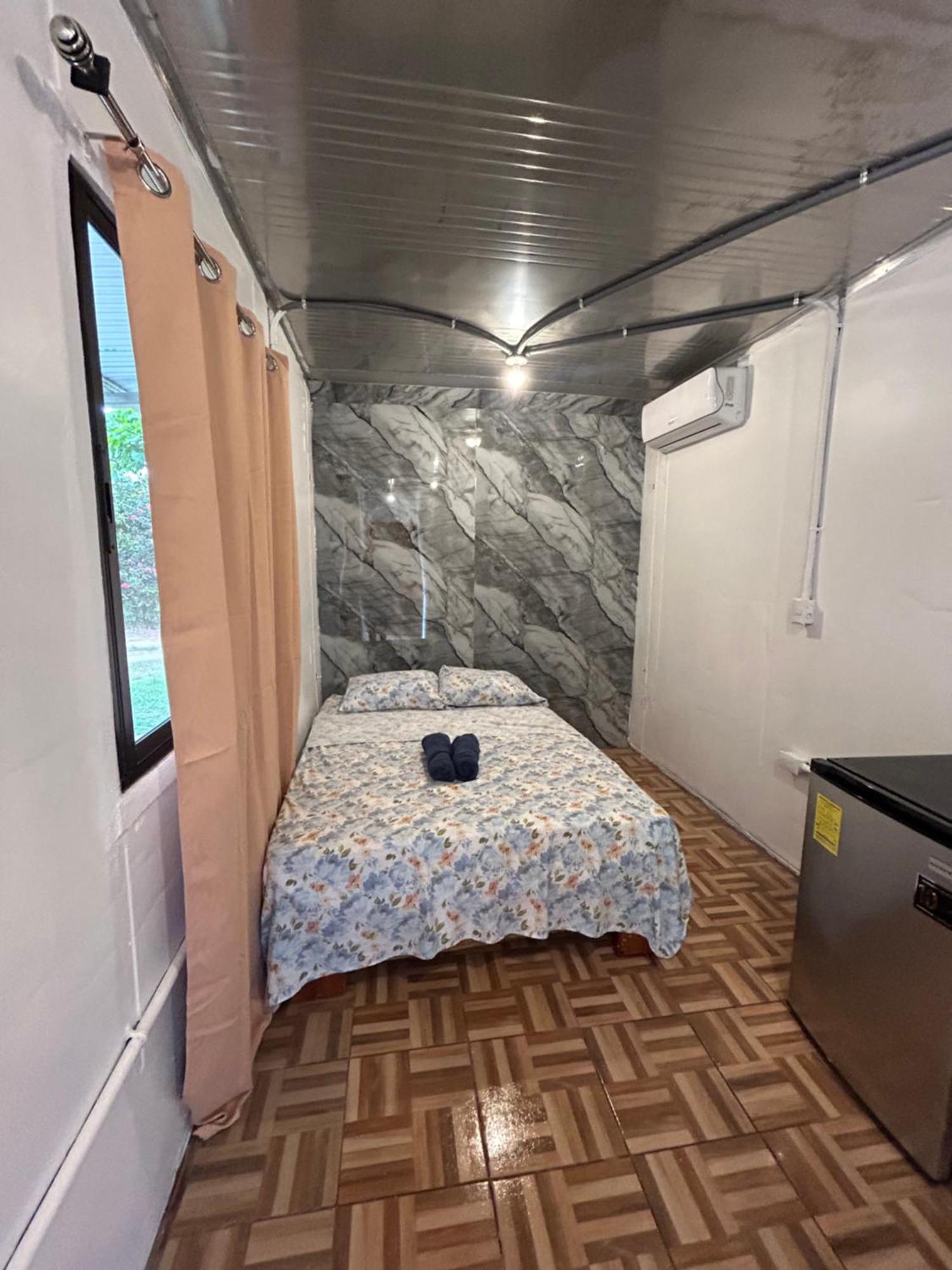 Ballena Oasis Homes & Glamping Uvita Luaran gambar